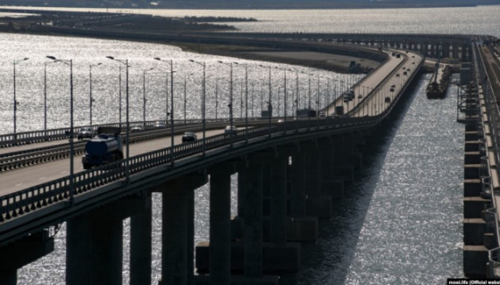Росіяни будують невідому споруду для захисту Керченського мосту - Плетенчук