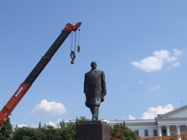 Подавляющее большинство краматорчан хотят убрать Ленина с центральной площади