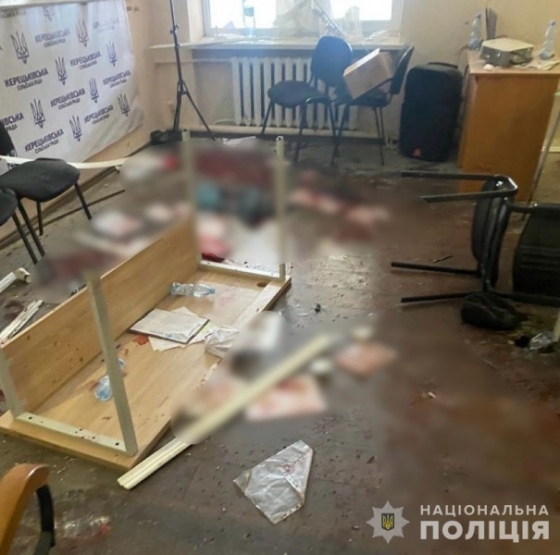 На Закарпатті депутат підірвав гранати в будівлі сільради, десятки постраждалих