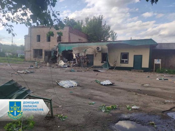 Обстріли тривають - російська армія продовжує знищувати житлові квартали на Донеччині 