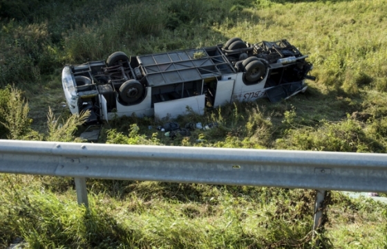 Автобус с украинскими номерами попал в ДТП в Венгрии, 14 пострадавших