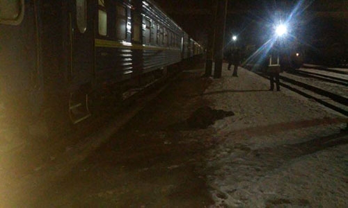 На вокзале Краматорска мужчина прыгнул под поезд и погиб