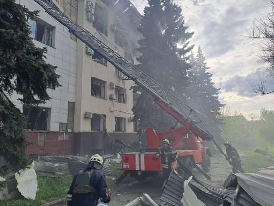 У Краматорську – пошкоджено адмінбудівлю НКМЗ, - ворог бʼє по промисловості