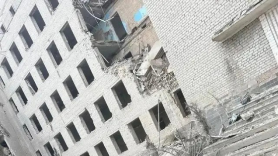 Зеленський про удар РФ по Полтаві: Ракета летіла близько 3 хвилин. Люди не встигли спуститися у бомбосховище