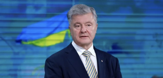 Порошенка три години тримали на кордоні, попри рішення суду на його користь, - адвокат