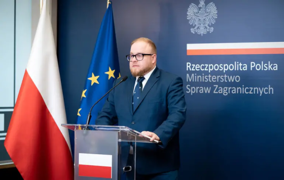 Київ має будувати відносини з Варшавою напряму, а не через Брюссель – експерт