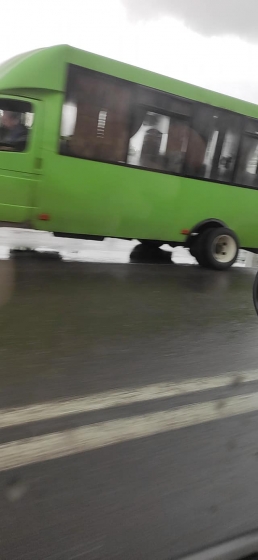 В Краматорске у автобуса 14 маршрута на ходу отвалилось колесо (фотофакт)
