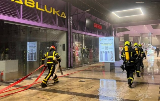 У Києві сталася пожежа в одному з ТЦ: проводиться евакуація відвідувачів