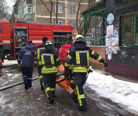 В Краматорске на пожаре пострадали два человека