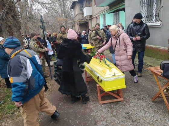 У Краматорську попрощалися із керівником обласного центру туризму та краєзнавства учнівської молоді Геннадієм Колісником