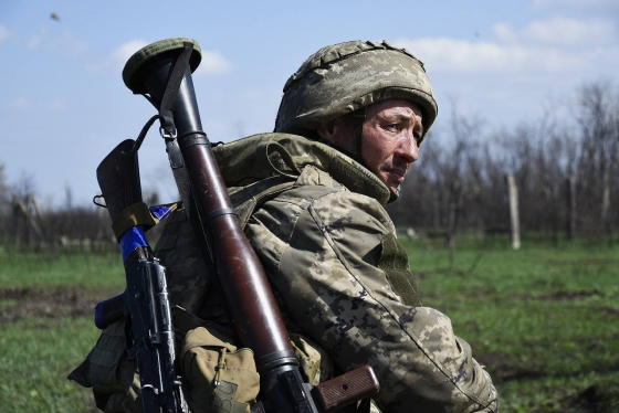 Україна готова обговорювати мирну угоду з РФ, але тільки після припинення вогню, - Sky News