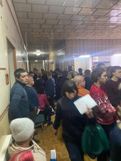 Масований удар по Херсону: у центрах здачі крові гігантські черги