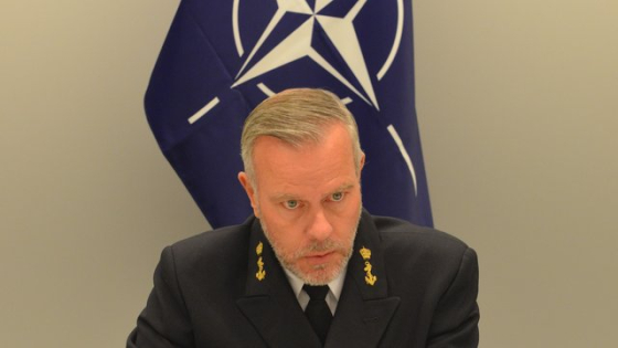 П’ята стаття договору НАТО не означає автоматичну військову відповідь у разі нападу Росії, - ексголова військового комітету НАТО Бауер