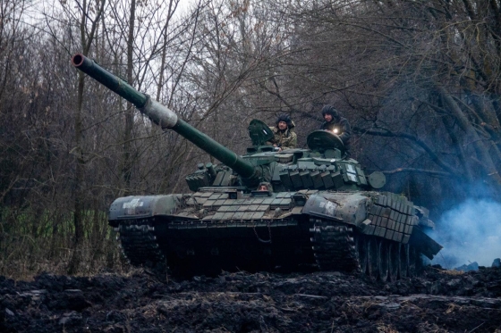 Ворог наступає на Бахмутському та Авдіївському напрямках, відбито атаки у районі 11 населених пунктів, - Генштаб 