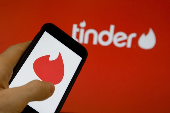 Сервіс знайомств Tinder припинив працювати в Росії