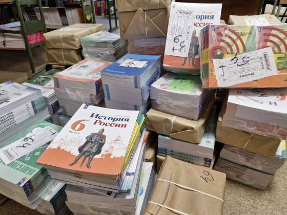 Росіяни перетворили школи на ТОТ на осередки пропаганди, - Центр нацспротиву