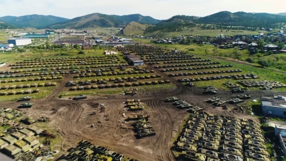 З початку повномасштабного вторгення Росія на 40% спустошила найбільший склад радянської бронетехніки, - ЗМІ