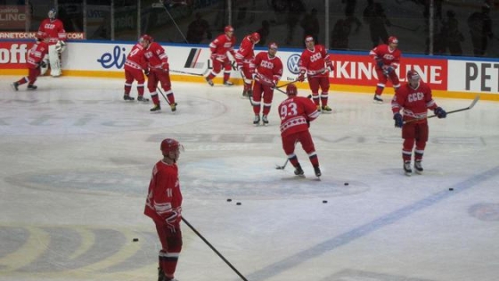 Сборная России по хоккею вышла на матч против Финляндии в форме СССР... и проиграла со счетом 3:0.