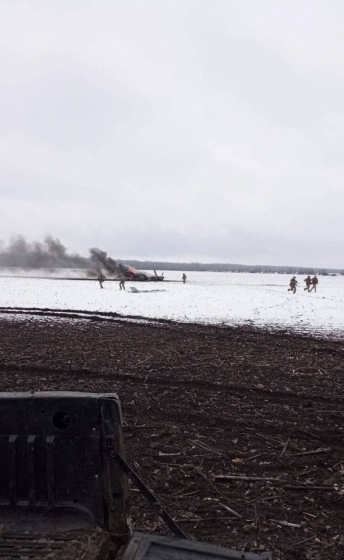 Захисники України збили ворожий гвинтокрил Мі-8, який прилетів за пілотом збитого під Волновахою Су-25, - Геращенко (фото)