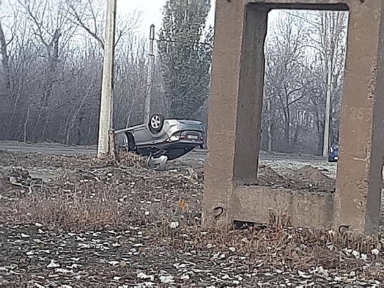 В Краматорске перевернулся автомобиль