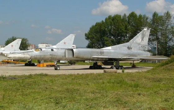 Росія зазнала фактично безповоротних втрат під час атаки дронів СБУ на чотири аеродроми