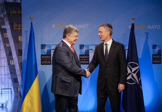 Генсек НАТО Столтенберг и Порошенко встретятся в Брюсселе