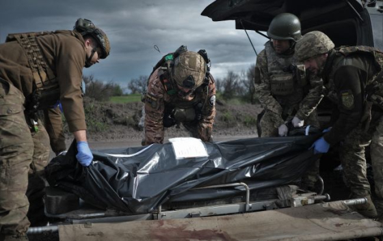В Україну повернули тіла 909 полеглих захисників