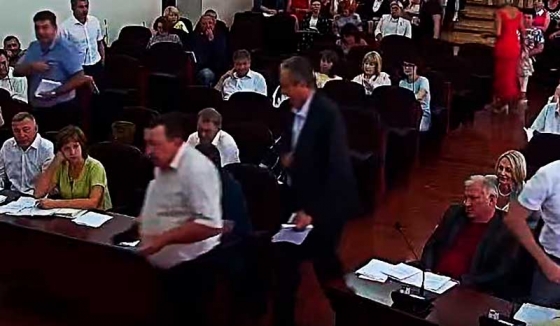 Поругались и разбежались: краматорские депутаты досрочно прервали сессию горсовета 