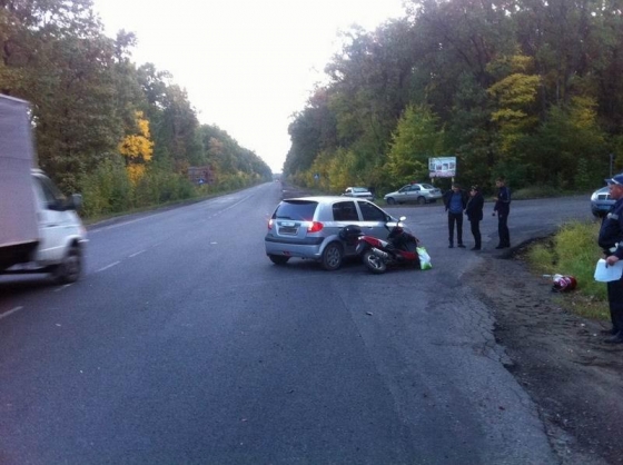 На трассе за Славянском произошло ДТП с участием автомобиля и скутера