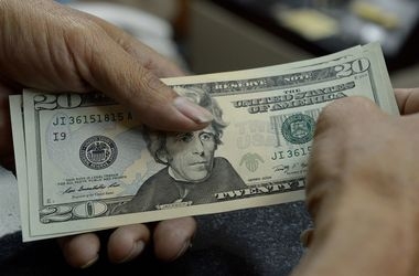 Банкиры предсказали &quot;осенний&quot; курс доллара в Украине