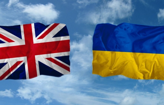 Велика Британія планує селити українських біженців у будинках росіян