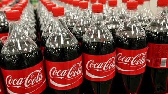 Власник виробника Coca-Cola в Україні продовжує заробляти і сплачувати податки у Росії, – ЗМІ