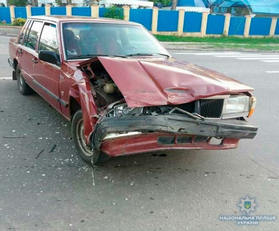 В Краматорске на перекрестке столкнулись два автомобиля 