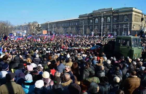 В &quot;ДНР&quot; похвастались, что хоронить бандита Гиви выгнали на улицу в мороз 55 тысяч человек (фото) 