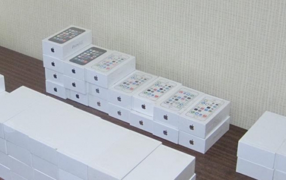 Украинец пытался провести в Москву 71 пакет с iPhone6 