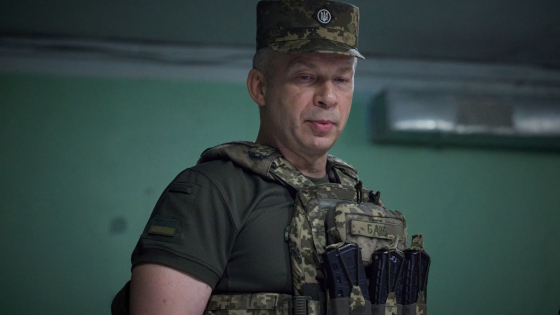 Сирський закликав усіх громадян вступати до лав Сил оборони: Конституція передбачає не тільки права і свободи, а й покладає на громадян обов’язки