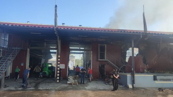 Возили продукти у прифронтовий Бахмут та Часів Яр: що відомо про знищену оптову базу в Краматорську