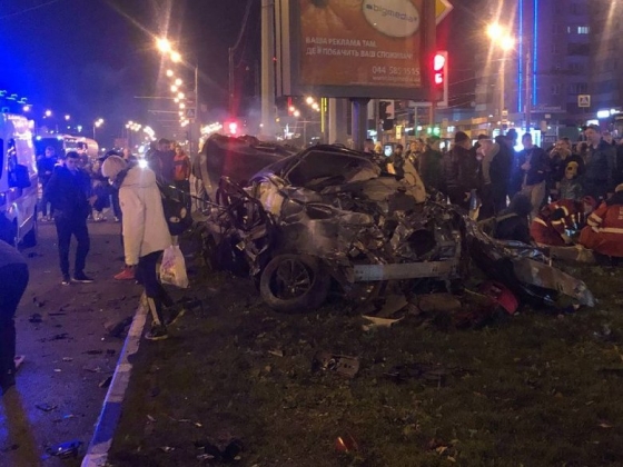 Один погибший, четверо пострадавших, в том числе несовершеннолетние: в Харькове Infiniti на большой скорости врезалась в Сhevrolet
