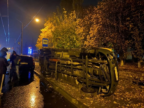 В Краматорске перевернулась маршрутка, есть пострадавшие