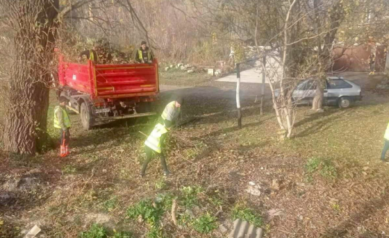 У Краматорську на Біленькій продовжують роботи з благоустрою