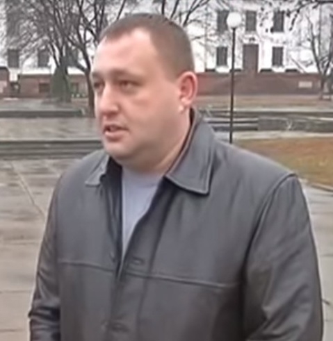 Краматорский депутат Валерий Власенко подозревает, что новый управделами исполкома Андрей Давискиба служил России в Крыму