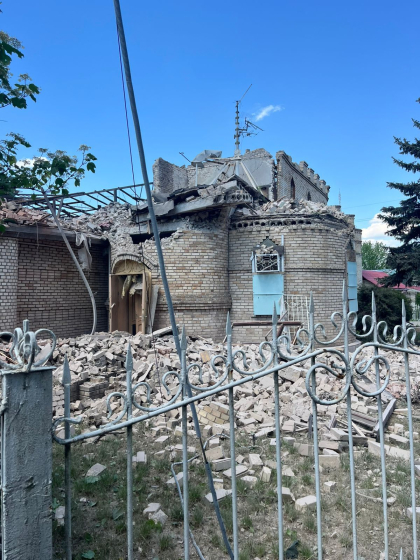 Ворожі авіаудари по Костянтинівці: три влучання авіабомбами ФАБ-250