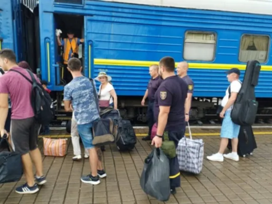 Відсьогодні жителів Донецької області евакуюють до Чернівецької області