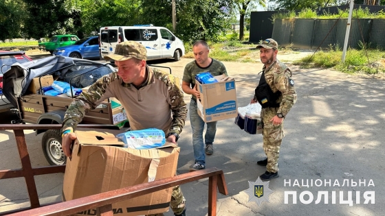 Майже тонну гуманітарної допомоги поліцейські Донеччини доставили у прифронтову Костянтинівку