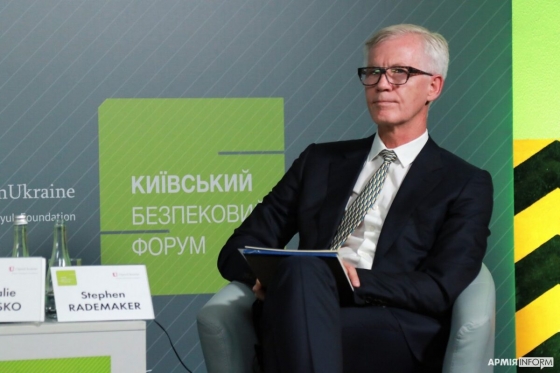 Заморожені активи РФ Україна має отримати до проведення будь-яких перемовин з Росією, - експомічник держсекретаря США Рейдмейкер