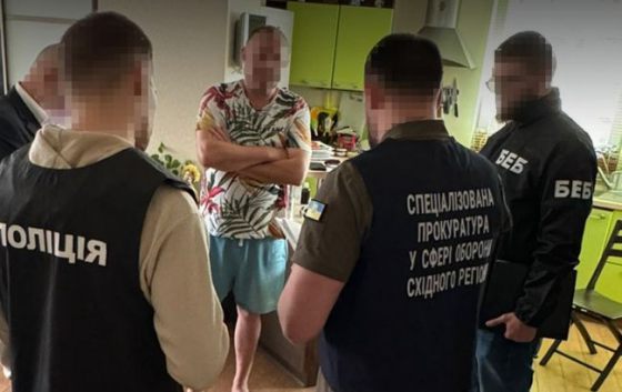 Наживалися на закупівлях для військових. Чиновники Дніпровської міськради підуть під суд