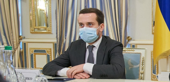 &quot;Хватит уже гулять&quot;. У Зеленского прогнозируют совсем другую ситуацию с COVID-19