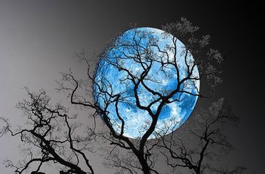 Сегодня над Землей взойдет Голубая Луна