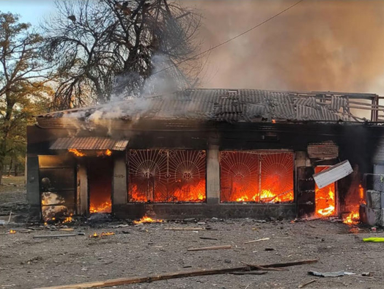 Російська погань нанесла удар по поштовому відділенню в Олексієво-Дружківці