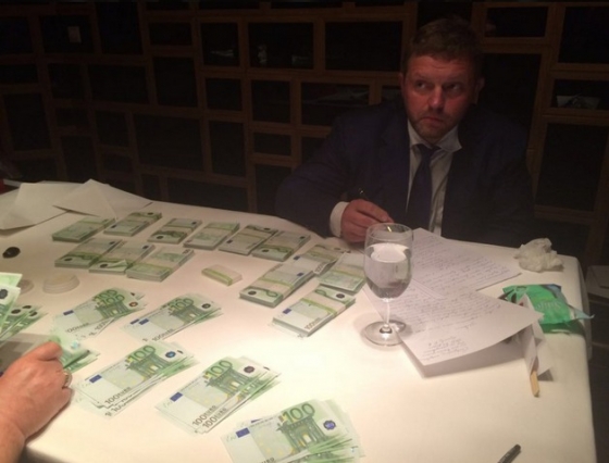 Российского губернатора Белых задержали за взятку в €400 тыс. в Москве